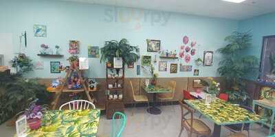 Meowee Wowee Hawaiian Shave Ice Cafe