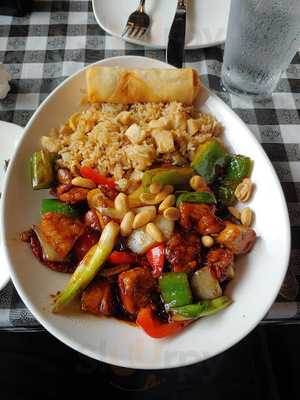 Mo's Asian Bistro