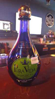 Sharky's Bar & Grill