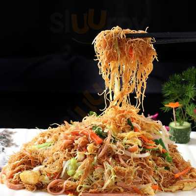 Chin's Chinese Kitchen