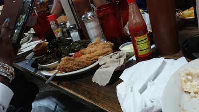 Lowery's Soul Food Express