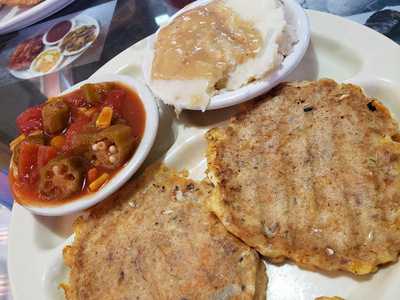 Lowery's Soul Food Express