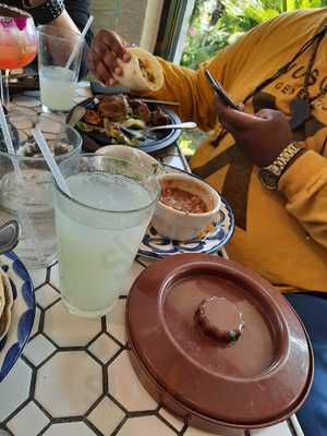 Sindy's Mexican Restaurant And Cantina