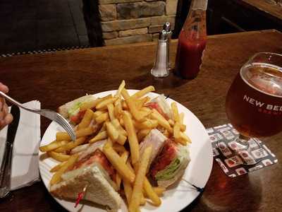 Captains Cafe Bar And Grill