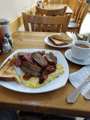 Captains Cafe Bar And Grill