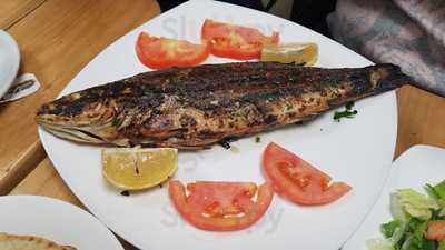 Captains Cafe Bar And Grill