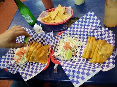 Quiroga Bakery & Taqueria