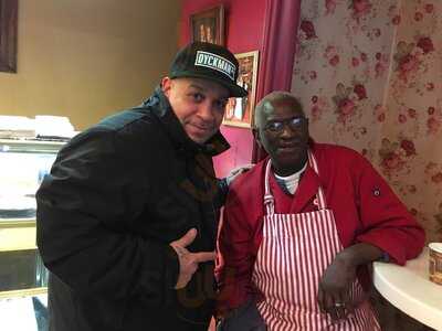 Lee Lee's Baked Goods