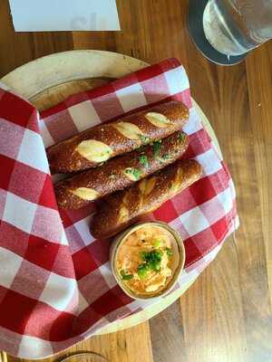 Moonshine Comfort & Cocktails