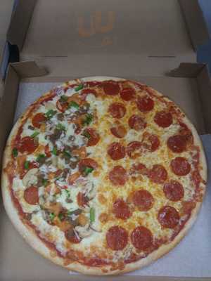 La Famiglia Pizza And Grill