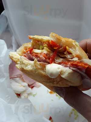 Pelligrino Pizza & Deli