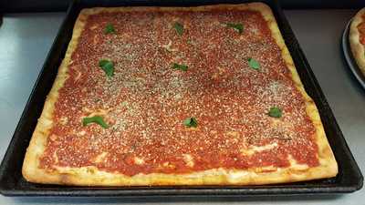 Pelligrino Pizza & Deli