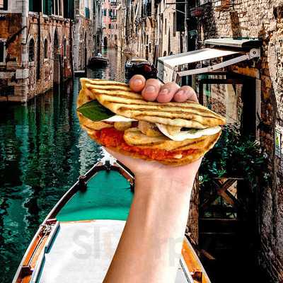 Tropical Smoothie Cafe