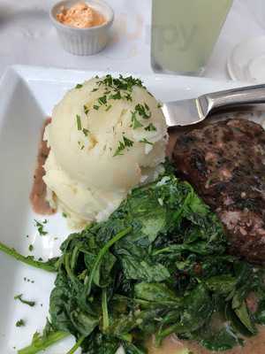 Pazzo's Mediterranean Grill