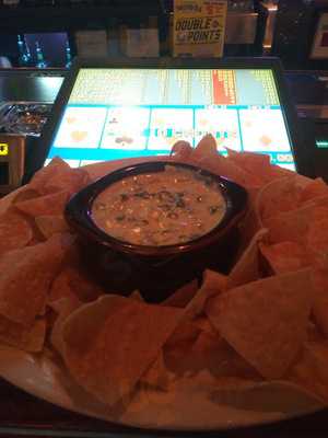 Putter's Bar And Grill