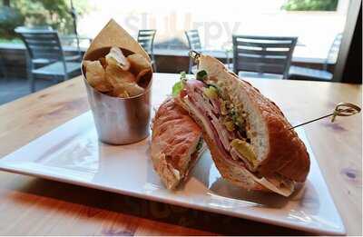 F & B Cafe At The Exchange