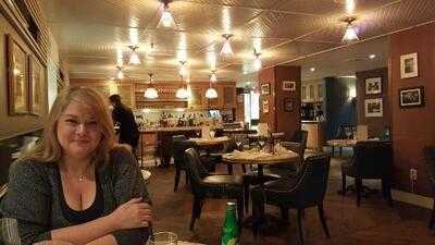 The Roger Parlour Lounge