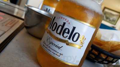 La Playita Restaurant