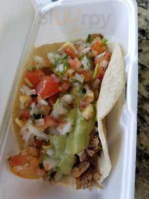 Roberto's Taco Shop
