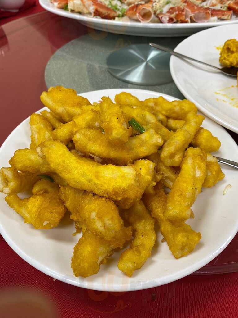 Benson Eating Station