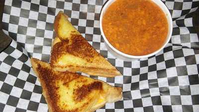 82nd Street Bar And Grill