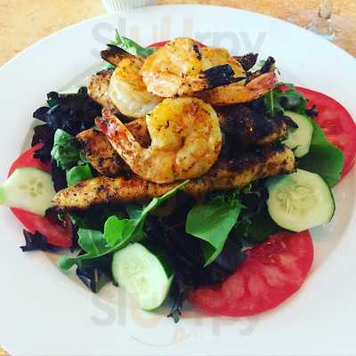 The Loft On H Restaurant & Lounge