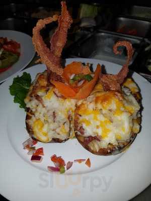 The Loft On H Restaurant & Lounge