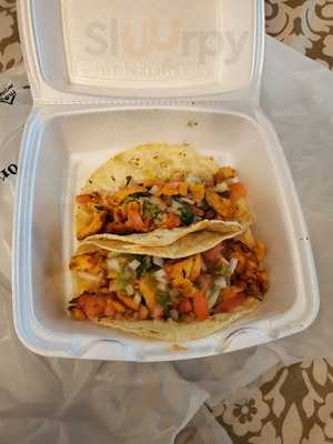 Roberto's Taco Shop