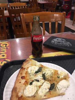 Gina's Pizzeria