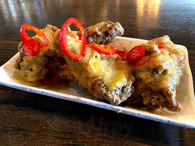 Hardwood Bar & Smokery