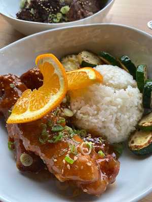 2 Qube Restaurant & Lounge Llc