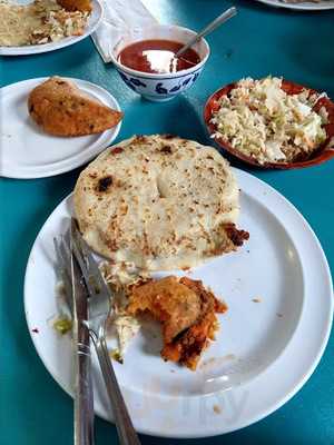 Los Planes De Renderos Pupuseria