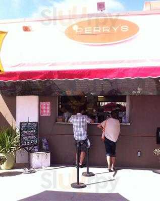 Perry's Cafe And Beach Rentals