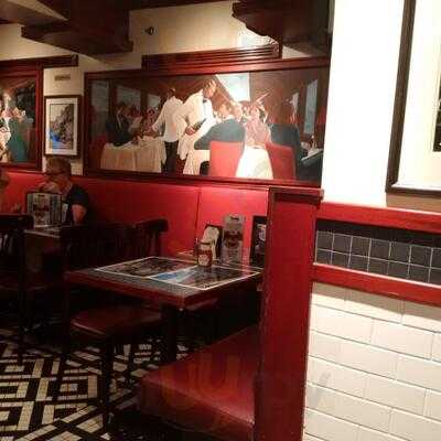 Tracks Raw Bar & Grill