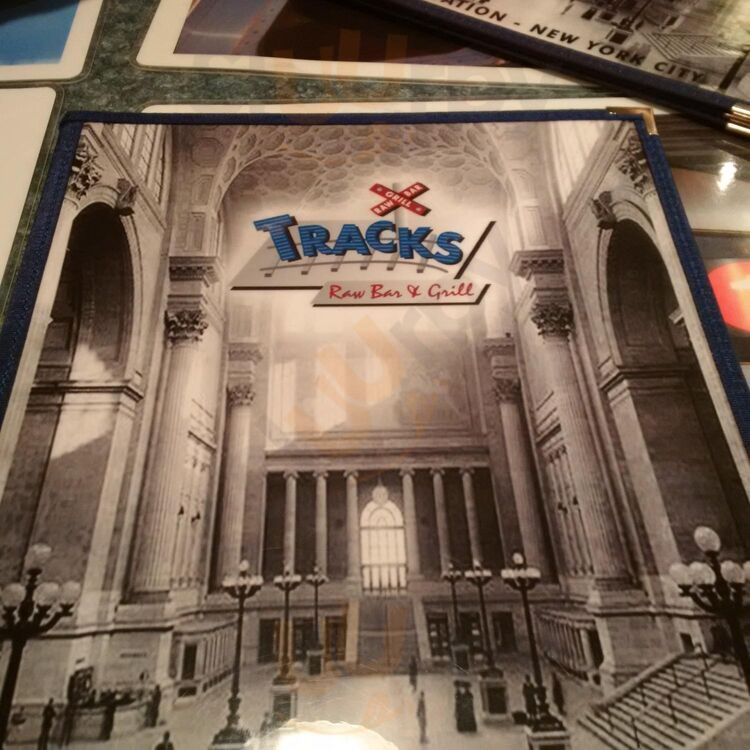 Tracks Raw Bar & Grill