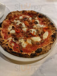 Munno Pizzeria & Bistro