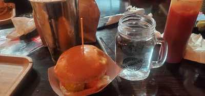 My House Burgers & Shakes