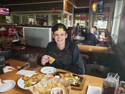 Gold Finger's Iii Bar & Grill