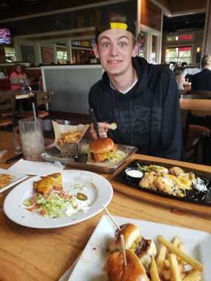 Gold Finger's Iii Bar & Grill