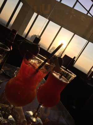 The Vieux Restaurante & Lounge En El Hotel Marriot Marquise