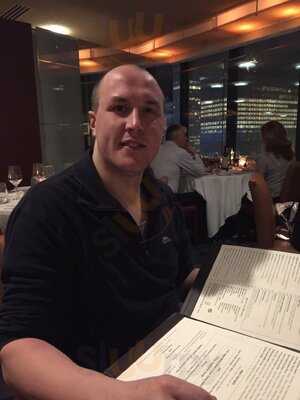 The Vieux Restaurante & Lounge En El Hotel Marriot Marquise