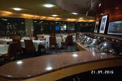 The Vieux Restaurante & Lounge En El Hotel Marriot Marquise