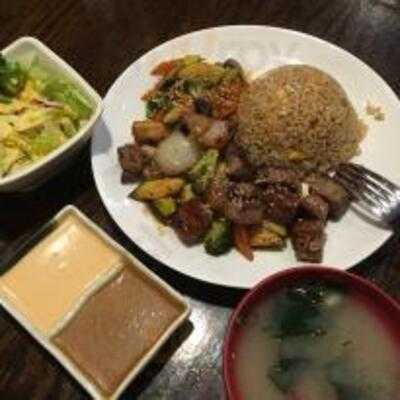 Sumo Sushi & Hibachi