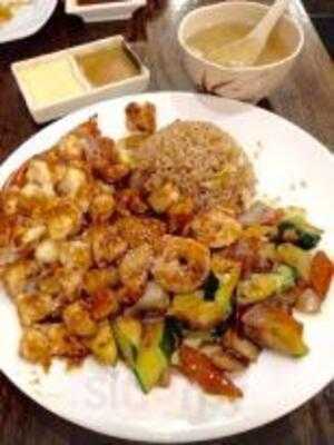 Sumo Sushi & Hibachi