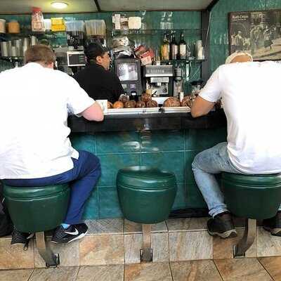 Gracie's Corner Diner