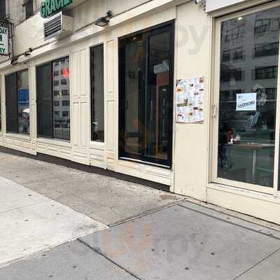 Gracie's Corner Diner