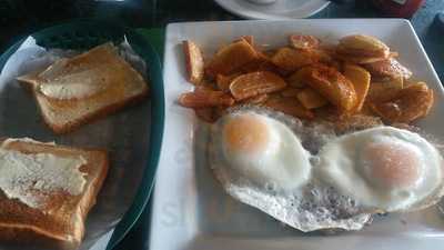 El Oso Blanco Cafeteria