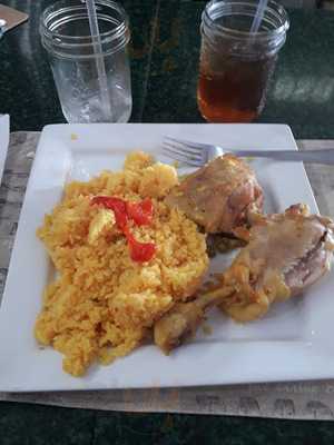 El Oso Blanco Cafeteria