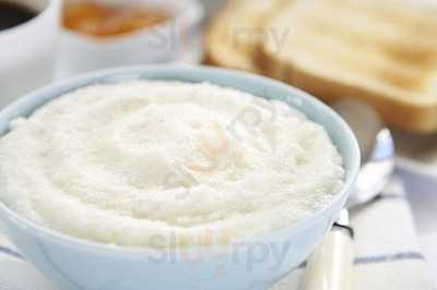 El Oso Blanco Cafeteria