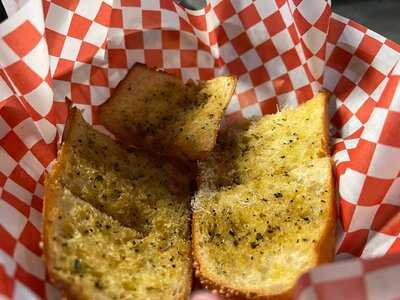 Lino's Pizzeria & Italian Cuisine